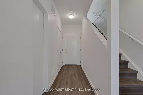 Barrie, ON L4N 9J6,10 Rainwater LN