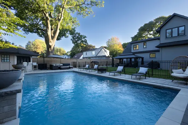 2055 Courtland CRES, Mississauga, ON L4Y 1V1