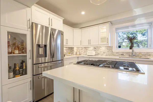 2055 Courtland CRES, Mississauga, ON L4Y 1V1