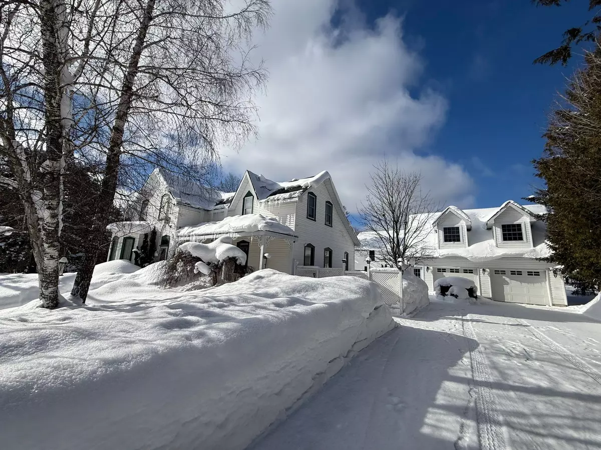 Chatsworth, ON N0H 1C0,580283 Side Road 60 N/A