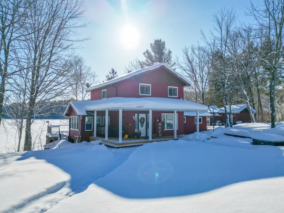 17 Sunrise LN, Powassan, ON P0H 1Z0