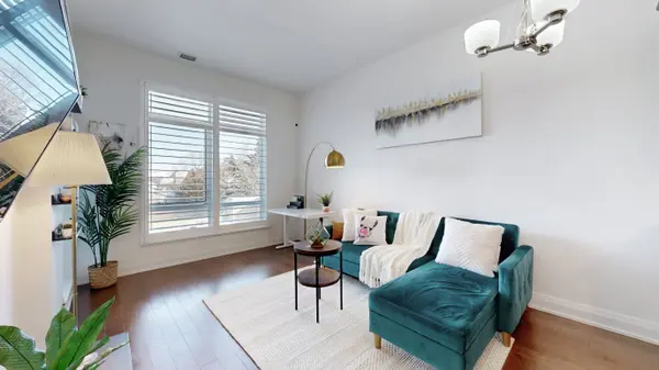 Aurora, ON L4G 1Y3,15277 Yonge ST #316