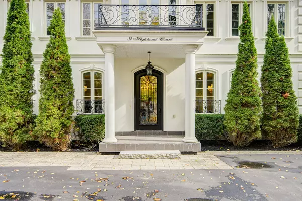 Aurora, ON L4G 2S9,9 Highland CT