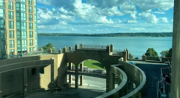 Barrie, ON L4M 6H9,140 Dunlop ST E #401