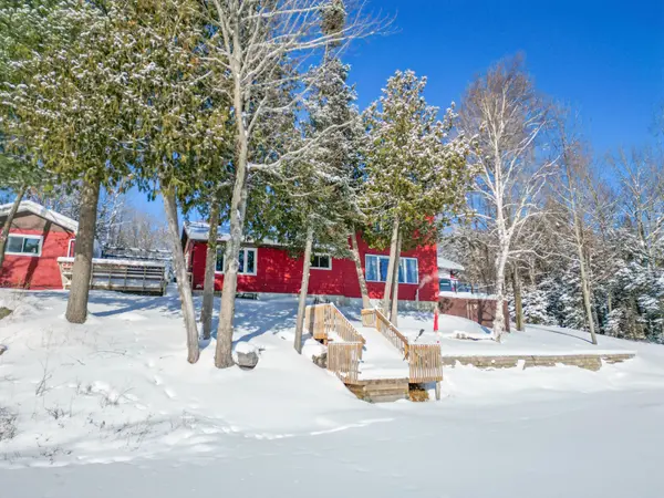 17 Sunrise LN, Powassan, ON P0H 1Z0