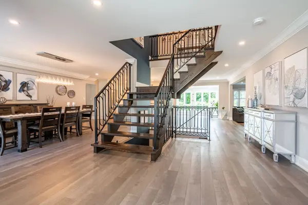 81 Flanders DR, Hamilton, ON L8B 0G6