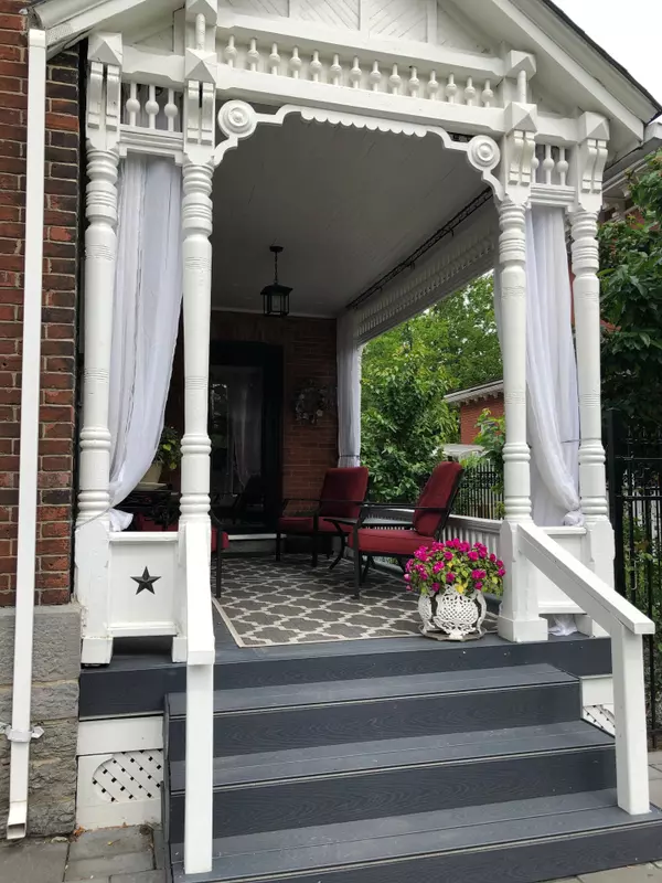 Belleville, ON K8N 3M3,219 Charles ST