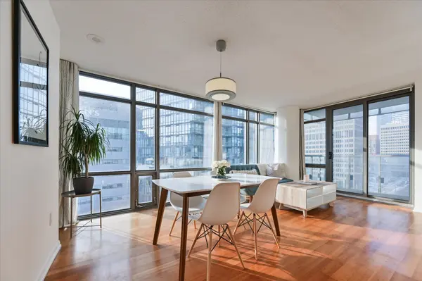 38 Grenville ST #902, Toronto C01, ON M4Y 1A5