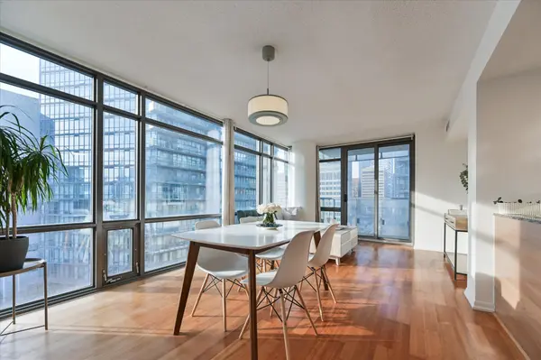 38 Grenville ST #902, Toronto C01, ON M4Y 1A5