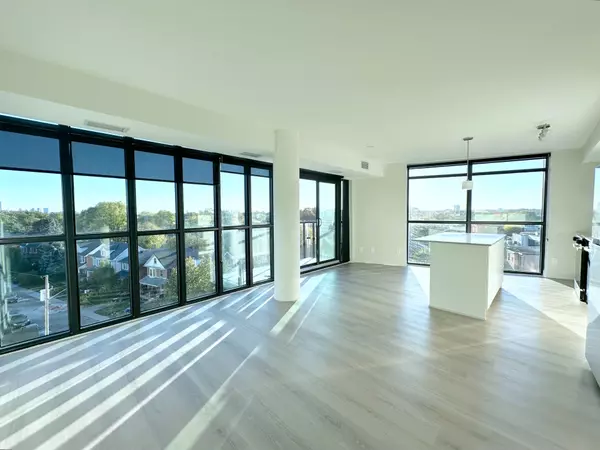 Toronto W02, ON M6S 2S2,3385 Dundas ST W #608