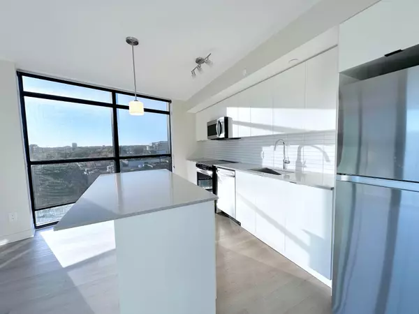 Toronto W02, ON M6S 2S2,3385 Dundas ST W #608