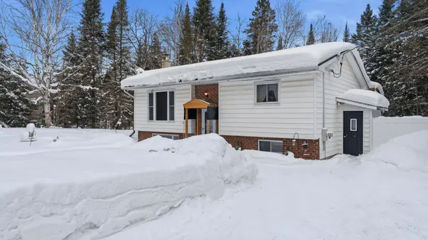 1204 Bacon RD, Minden Hills, ON K0M 2A1