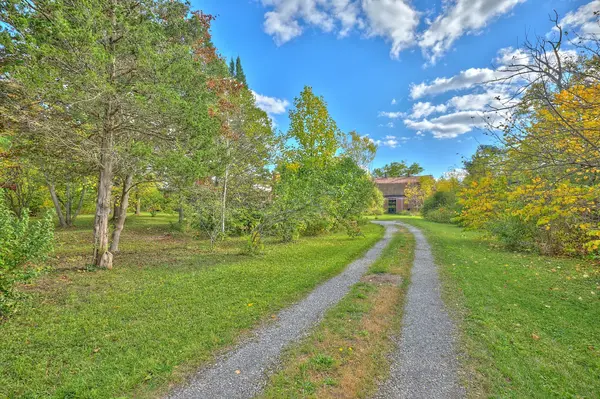 925 Carl RD, Welland, ON L0S 1K0