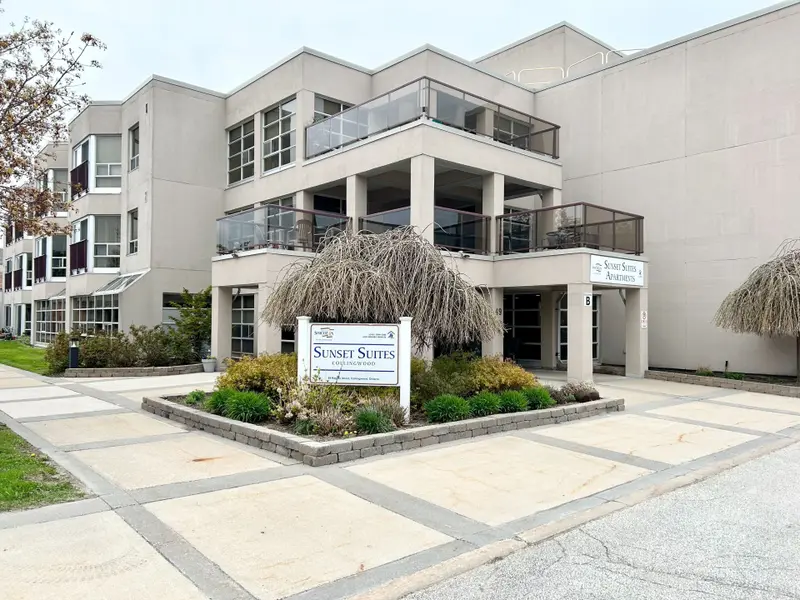 49 Raglan ST #110, Collingwood, ON L9Y 4X1