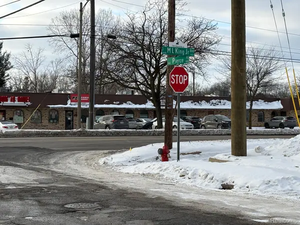 4405 S Martin Luther King Jr BLVD #B, Lansing, MI 48910