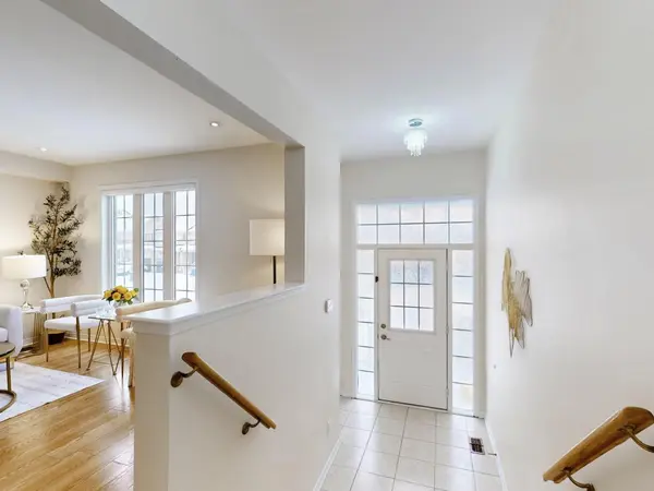 Aurora, ON L4G 0C4,24 Martell Gate