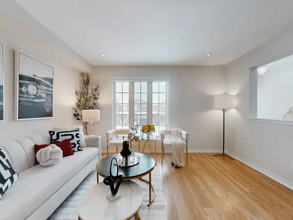 24 Martell Gate, Aurora, ON L4G 0C4