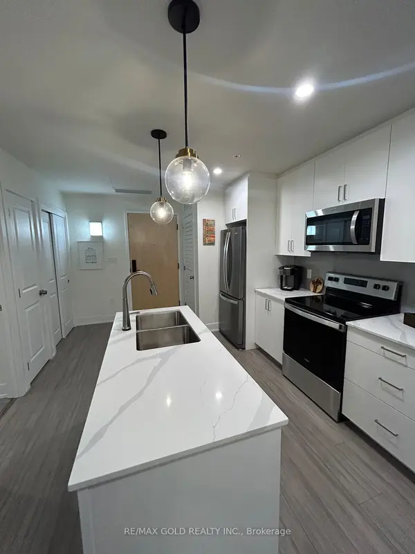 121 Mary ST #403, Clearview, ON L0M 1G0
