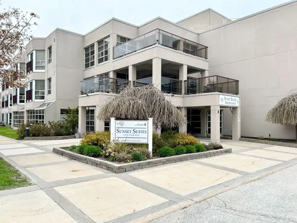 49 Raglan ST #110, Collingwood, ON L9Y 4X1