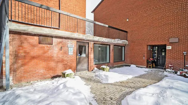 530 Falgarwood DR #8, Oakville, ON L6H 1N3