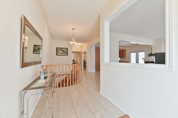 10 Leparc RD, Brampton, ON L6P 1X9