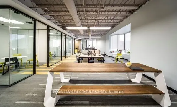 2115 South Service RD W, Oakville, ON L6L 5W2