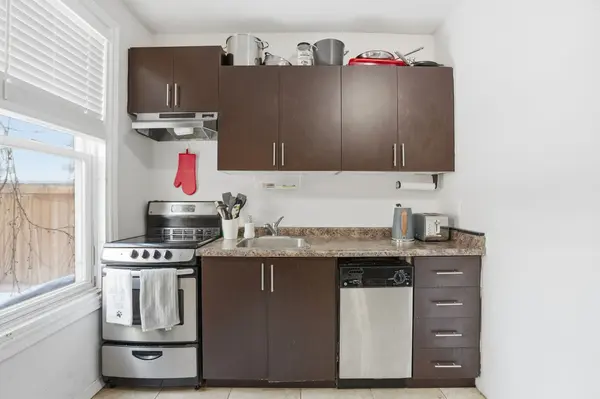 Hamilton, ON L8R 1M9,51 Wellington ST N