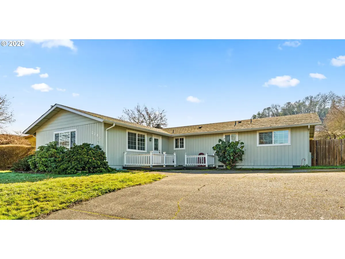 2248 LA CANADA DR, Roseburg, OR 97470