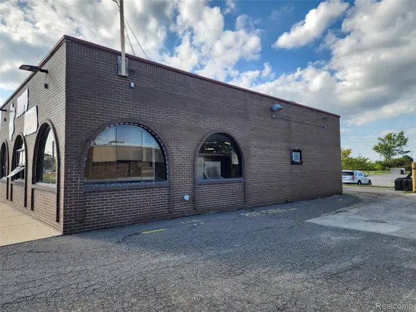 19450 Van Horn RD, Woodhaven, MI 48183