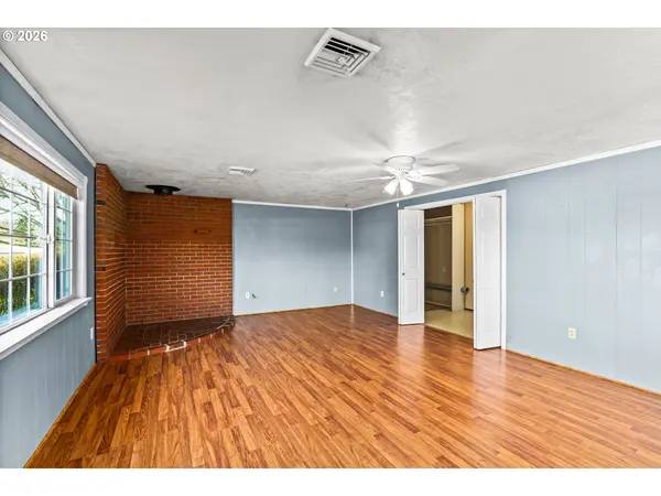 2248 LA CANADA DR, Roseburg, OR 97470