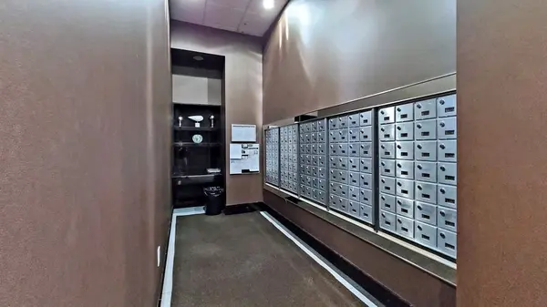 21 Balmuto ST #1204, Toronto C01, ON M4G 1S5