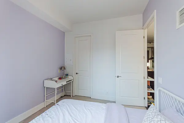 21 Balmuto ST #1204, Toronto C01, ON M4G 1S5