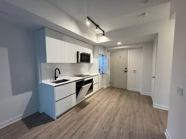 Toronto C01, ON M5V 0W7,327 King ST W #1405