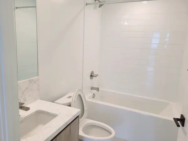 Toronto, ON M5B 0C8,319 Jarvis ST #4603