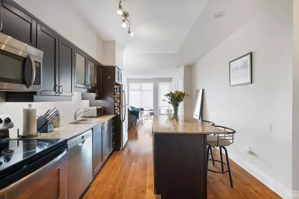 Toronto C10, ON M4S 3H8,2191 Yonge ST #4301