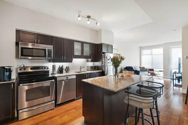 Toronto C10, ON M4S 3H8,2191 Yonge ST #4301