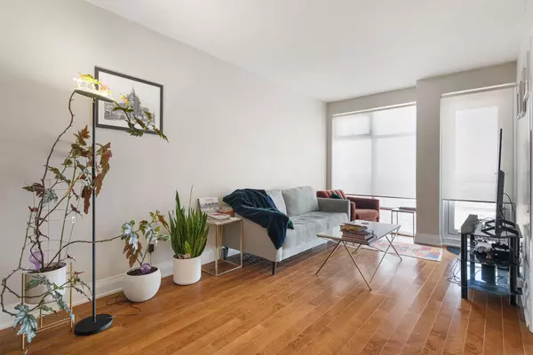 Toronto C10, ON M4S 3H8,2191 Yonge ST #4301