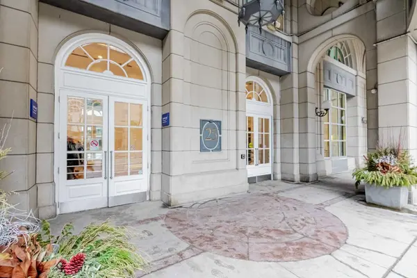 Toronto C08, ON M5E 1W5,25 The Esplanade N/A #320