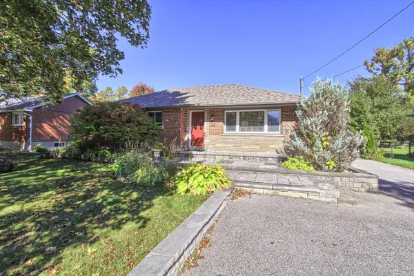 52 Farr AVE, East Gwillimbury, ON L0G 1V0