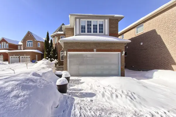 87 Stemmle DR, Aurora, ON L4G 6N4