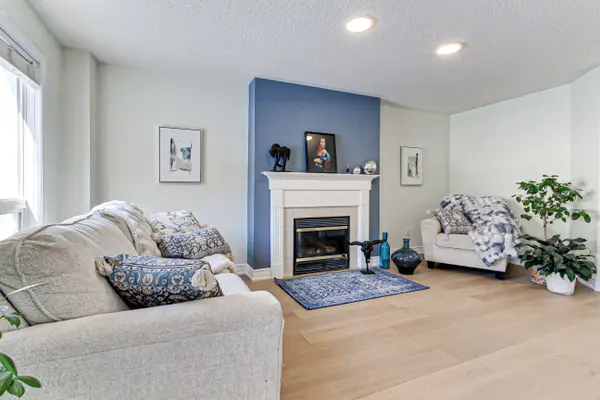 Aurora, ON L4G 6N4,87 Stemmle DR