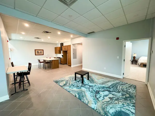 744 Adelaide ST N #2nd Floor, London East, ON N5Y 2L6