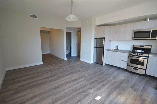 Toronto C01, ON M5T 1S2,335 College ST #303