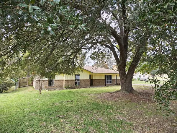 5779 N Cape Drive, Chandler, TX 75758