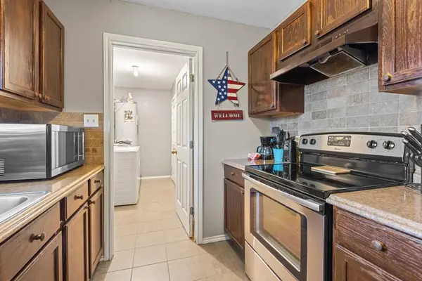 702 Aldridge Street, Commerce, TX 75428