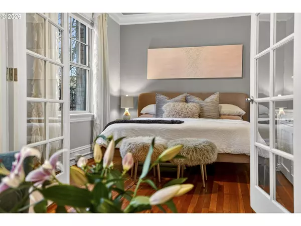 Portland, OR 97210,2109 NW IRVING ST #205