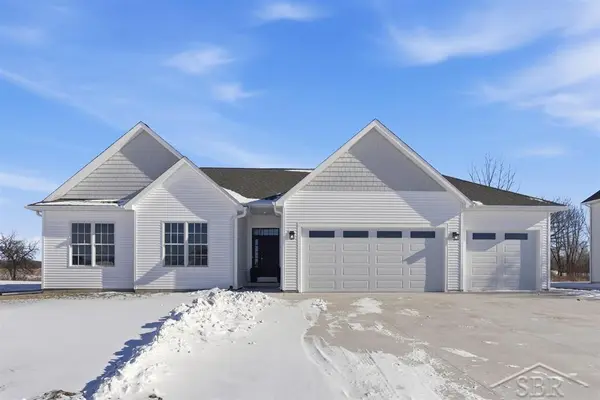 4521 E Crossroads DR, Monitor Twp, MI 48706