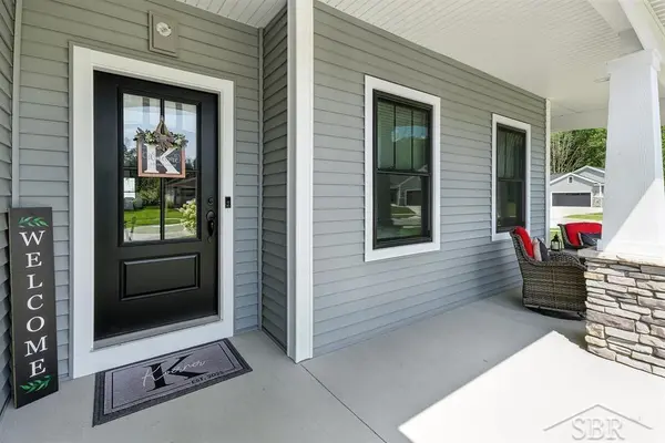 701 Broadhead DR, Midland, MI 48642