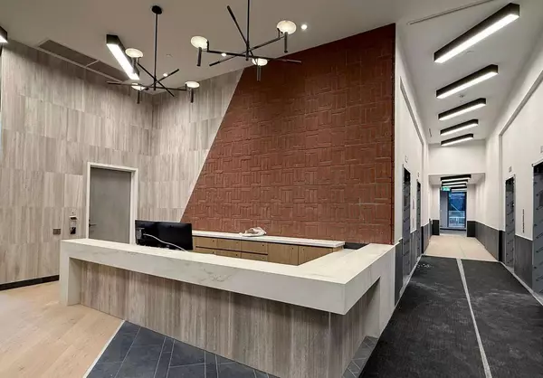 Toronto C08, ON M5A 0Z5,35 Parliament ST #811