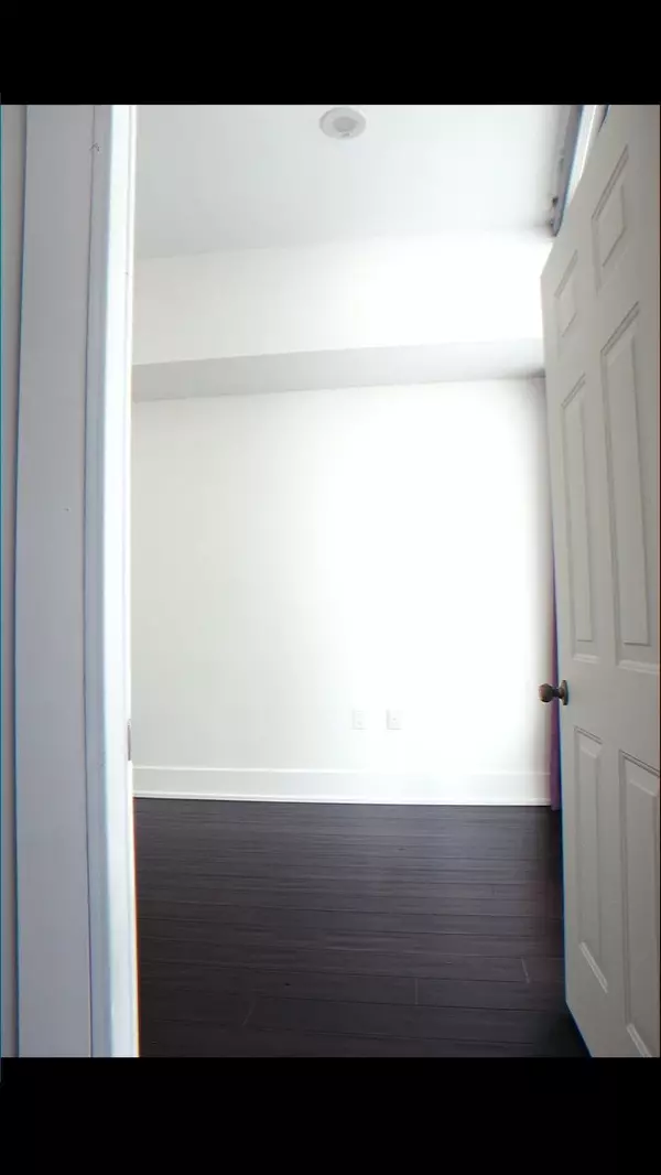 Toronto, ON M5E 0A5,39 Queens Quay E #509